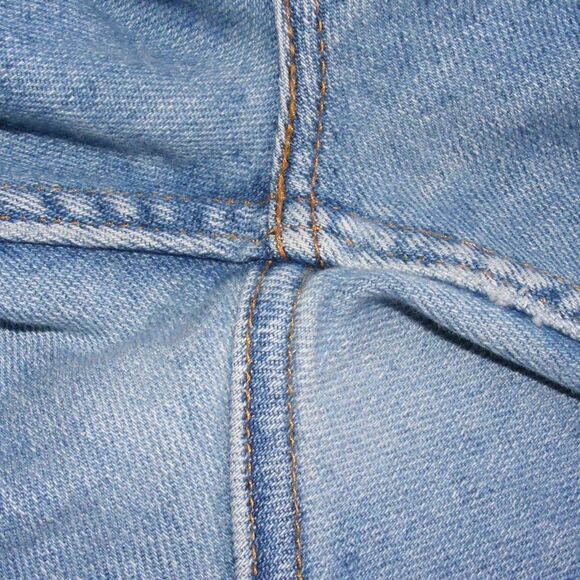 LEVI'S Vintage 540 Jeans, 44, BROWN TAB, Light Blue Wash, Zipper fly - Picture 8 of 11